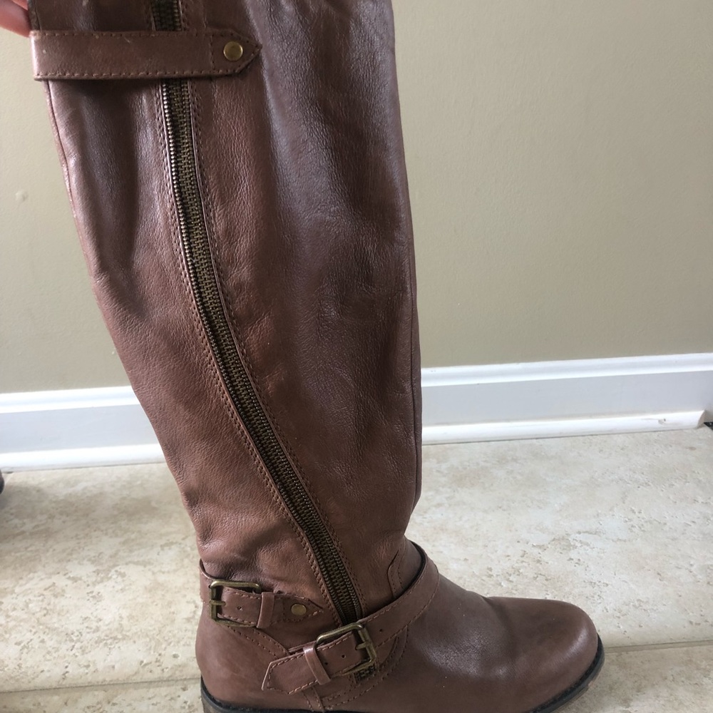 BROWN RIDING BOOTS